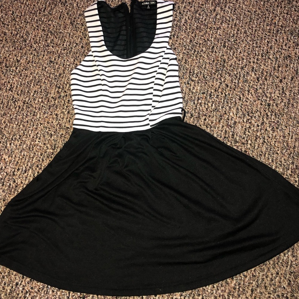 Small dress black and white striped on top